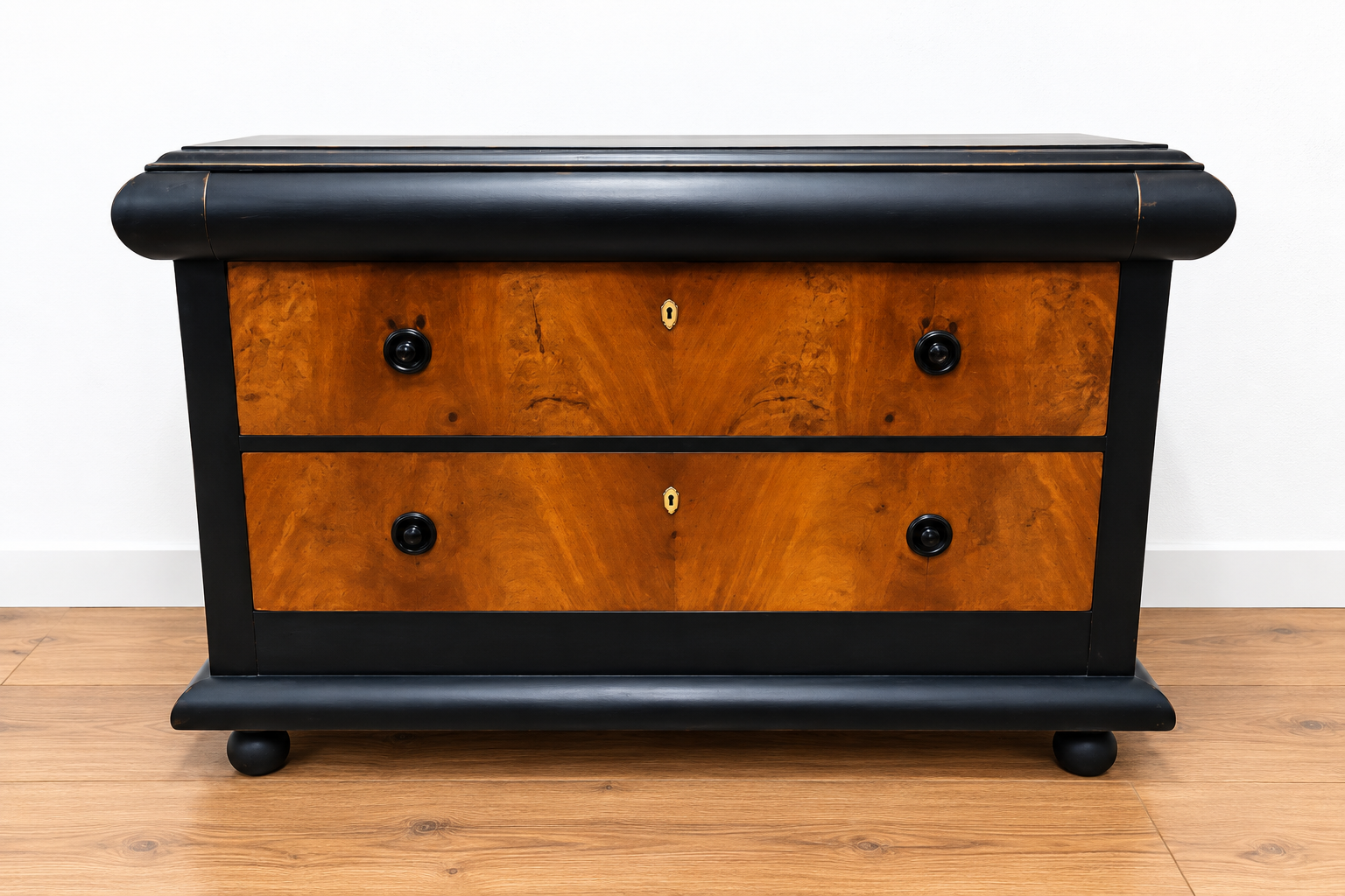 Cómoda centroeuropea de estilo Biedermeier Austria principios S.XX