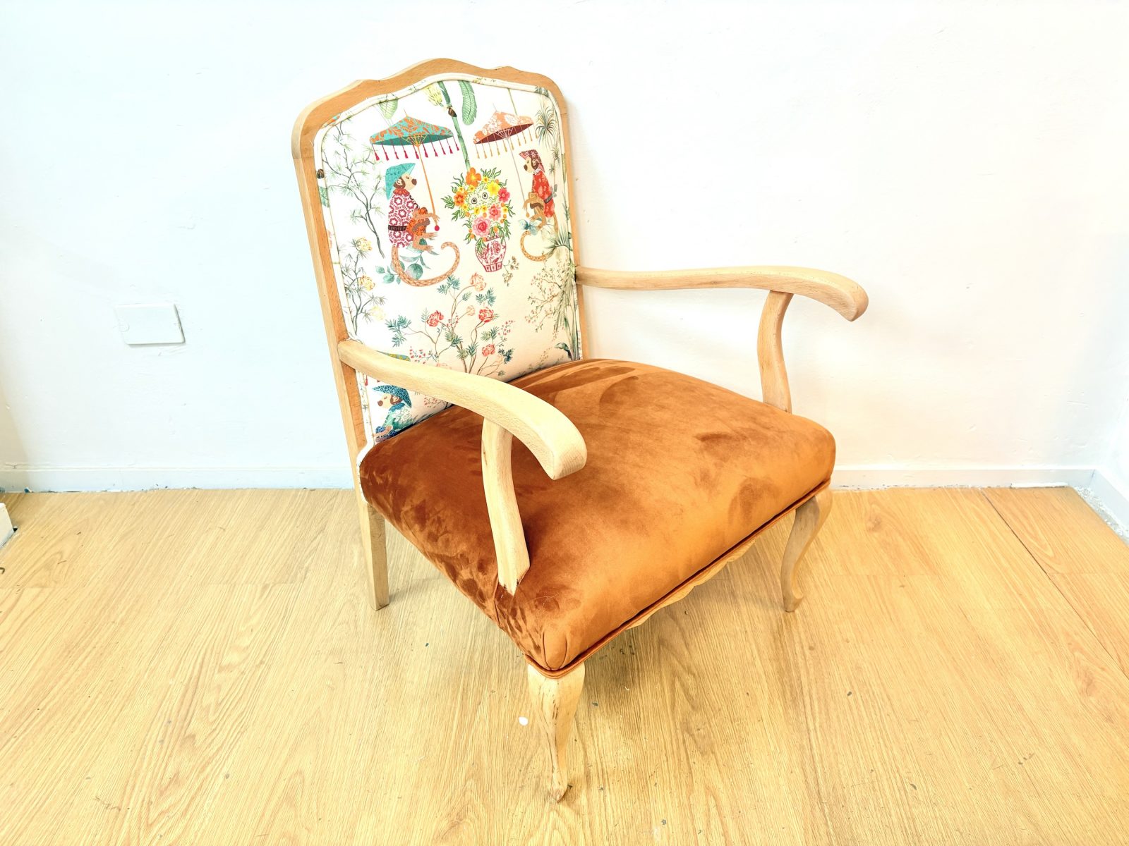 Butaca sheraton Indian Monkey 1950’s by la Opalina