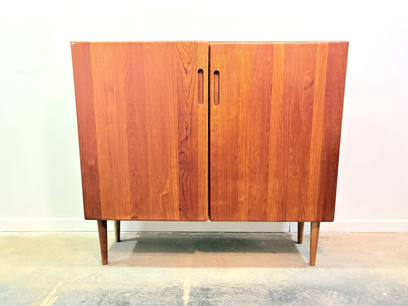 Aparador buffet Øresund by Borge Mogensen Dinamarca 1960’s en madera de teca