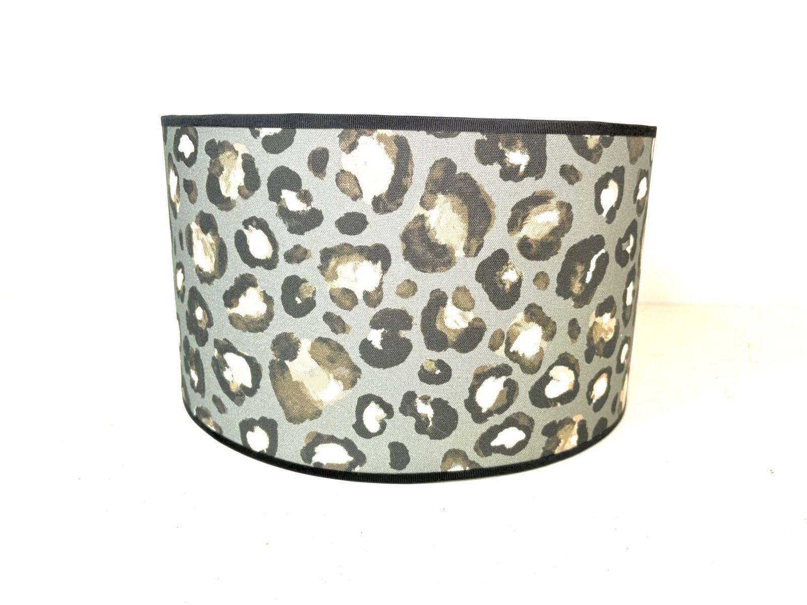 Pantalla Grey Leopard by la Opalina