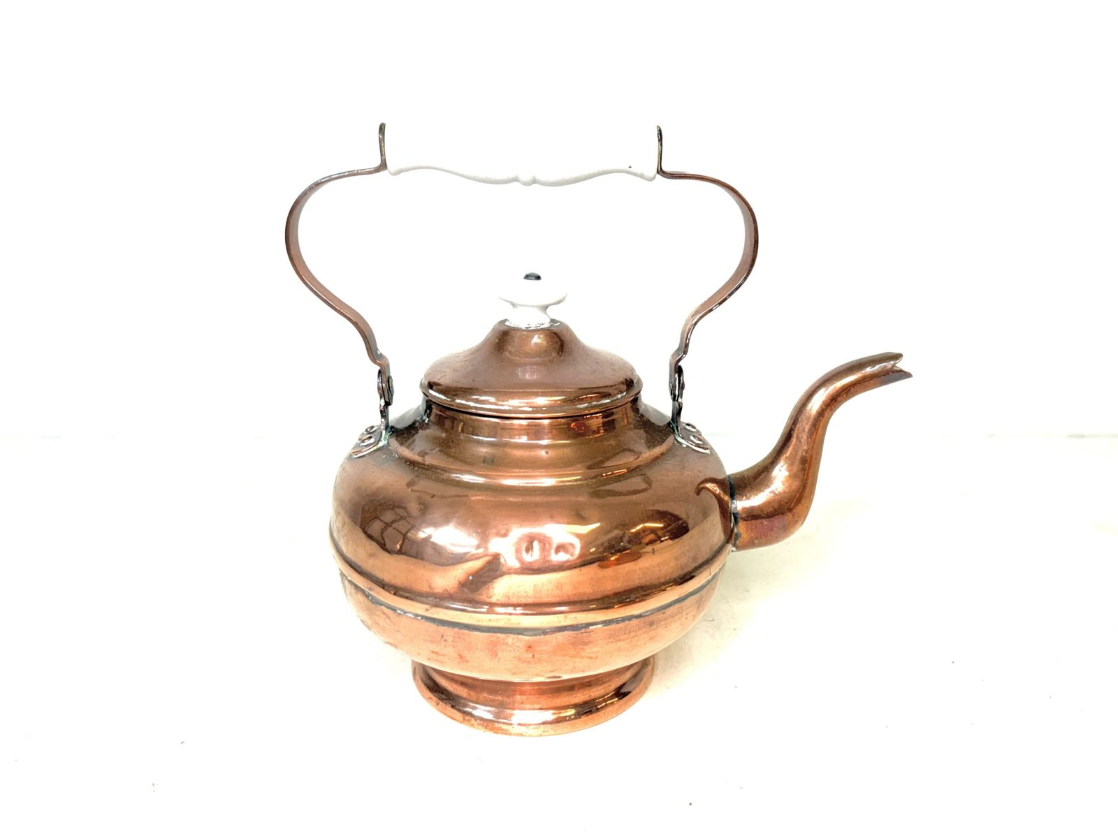 antigua tetera de fogón en cobre y mango  cerámico Holanda 1950’s