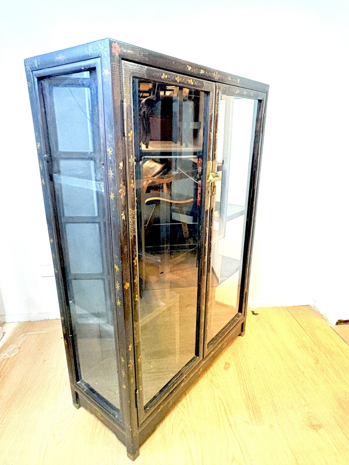 Vitrina Chinoisserie Pinyin mediados S.XX