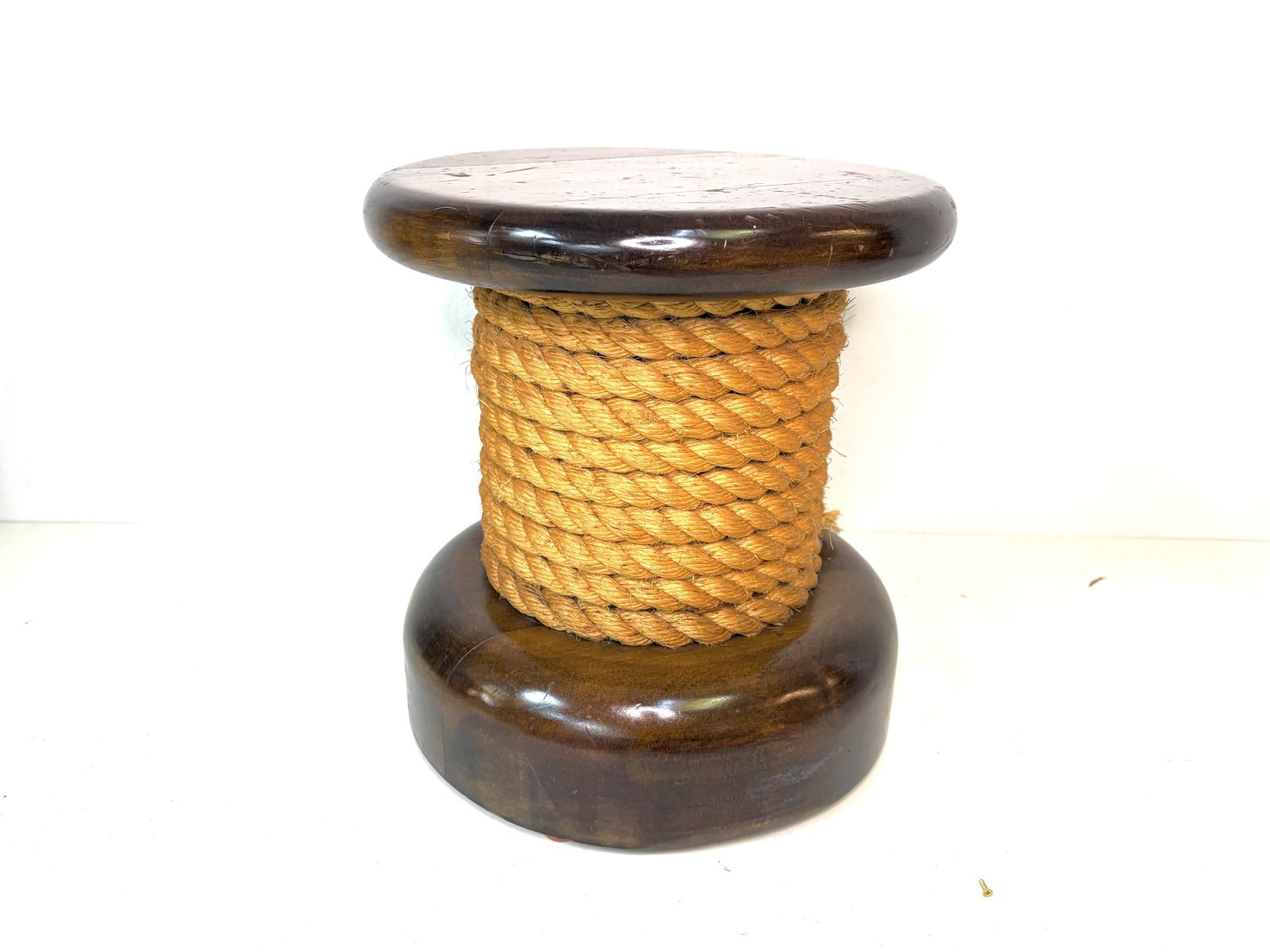 Taburete Norai en madera maciza y cuerda trenzada 1970’s